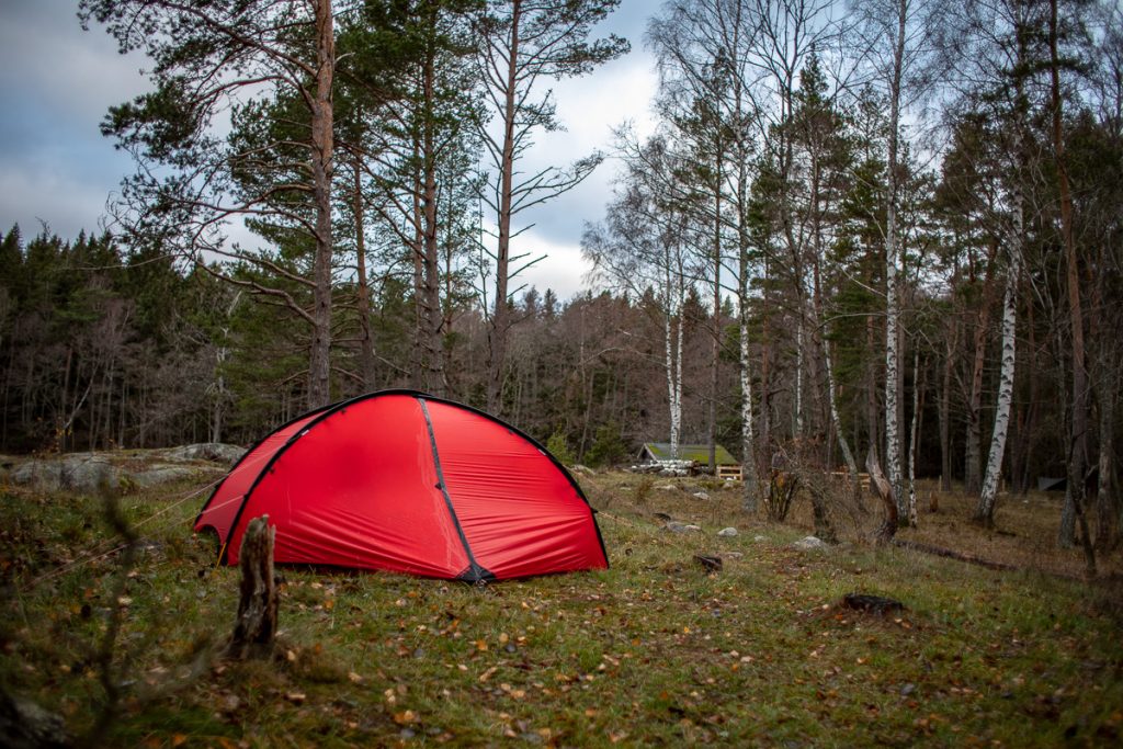 Fuktigt tält på morgonen