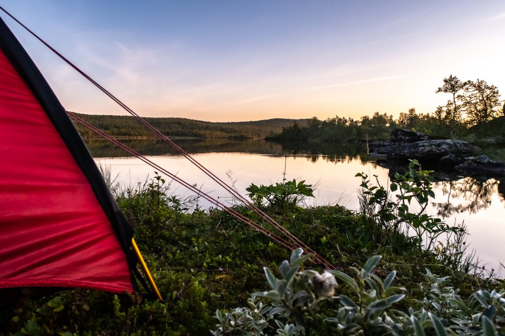 Sjönära boende under vandring längs Kungsleden