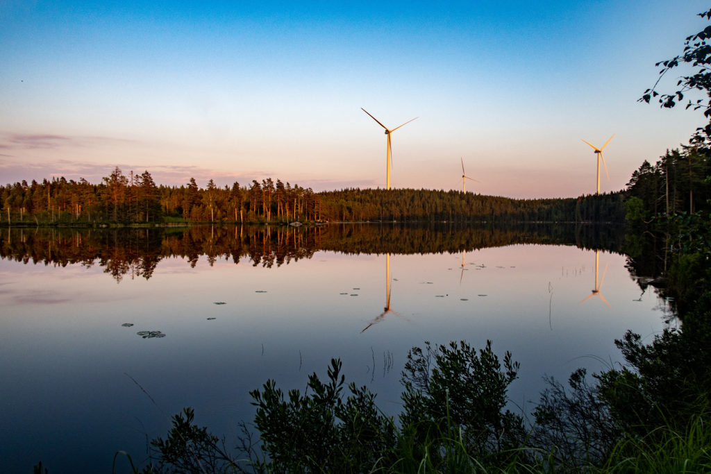 Vindkraftspark vid Mörktjärnen längs Bergslagsleden