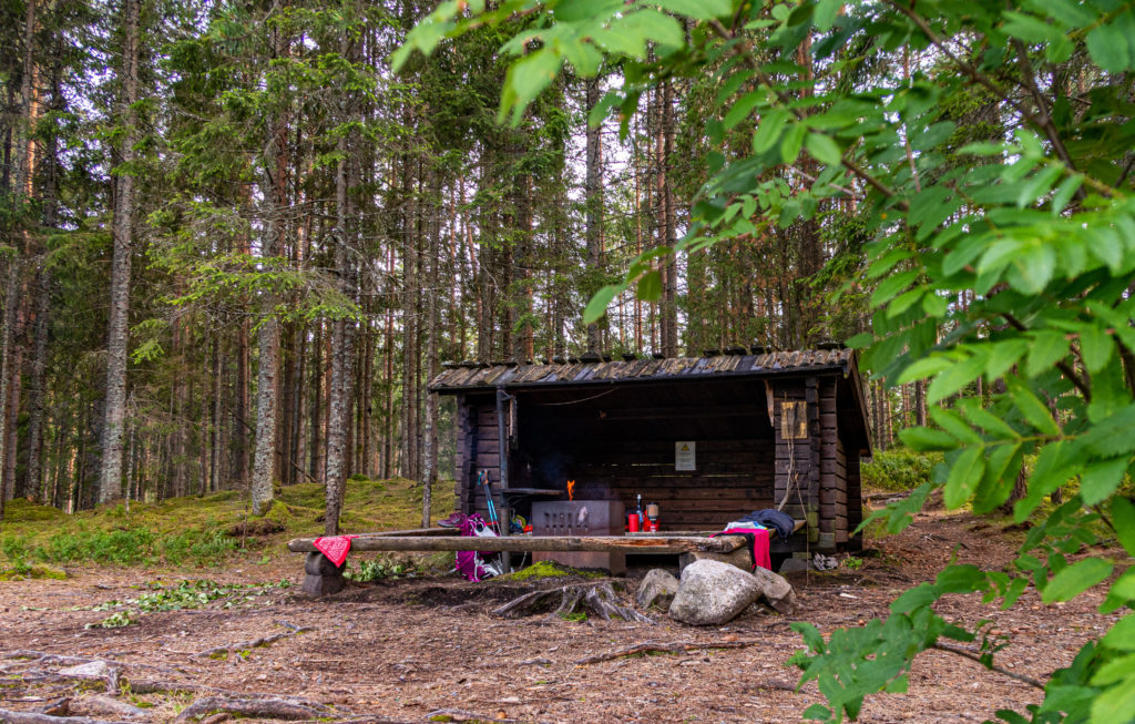 Vindskydd vid rastplats Södra Holmsjön