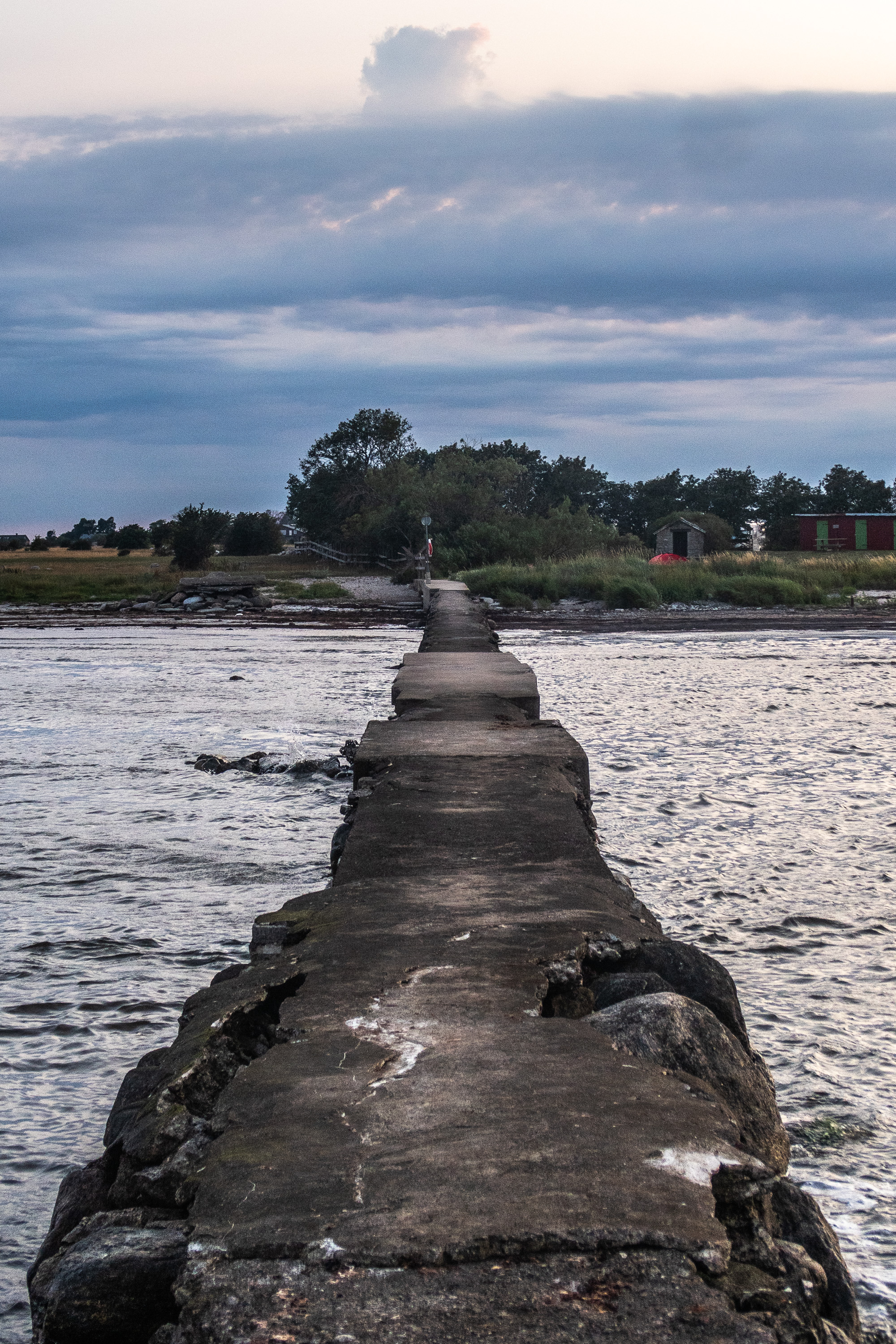 Piren, eller bryggan, vid Seby badplats.