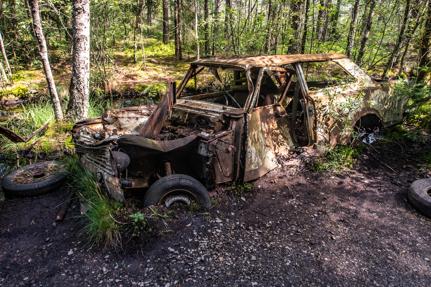 Skrotad bil på Kyrkö Mosse