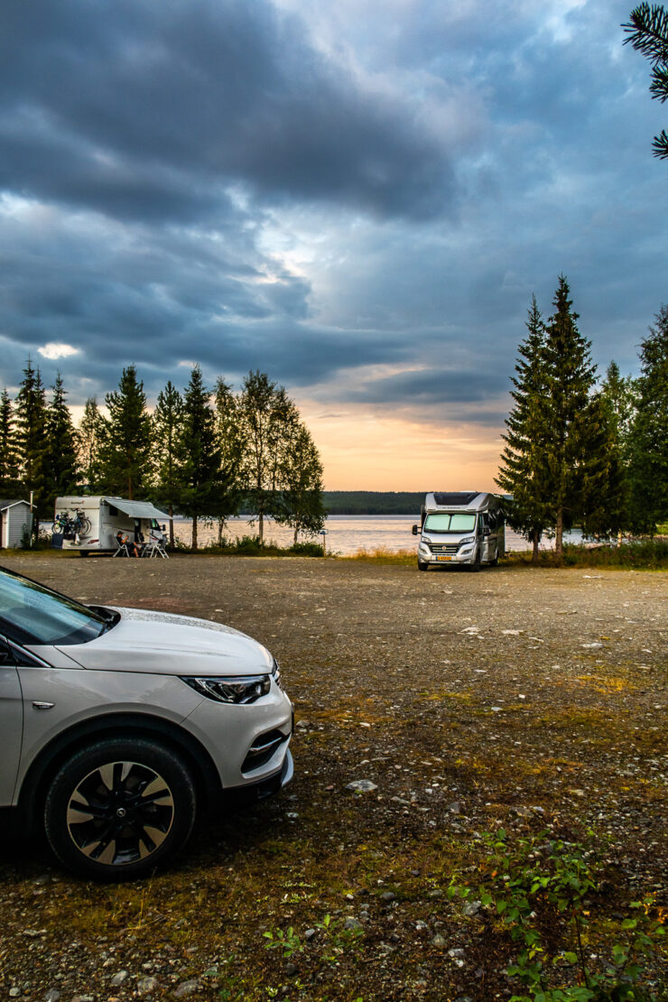 Sova i bil vid Gubbhögens naturcamping