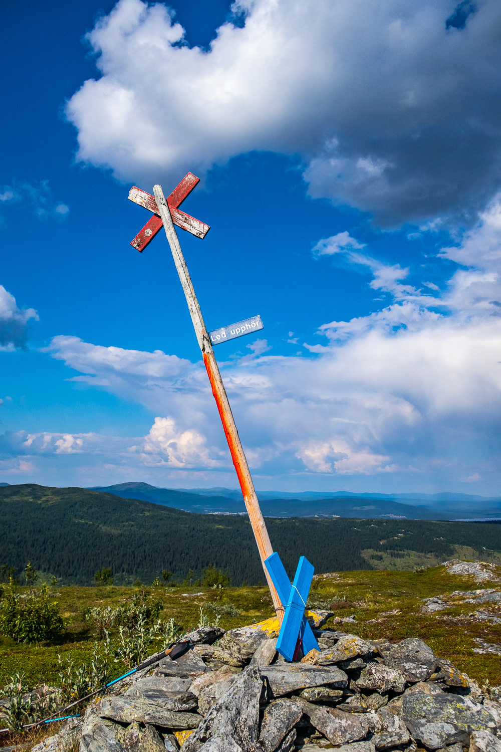 Ledmarkering och toppröse på Jormliklumpen