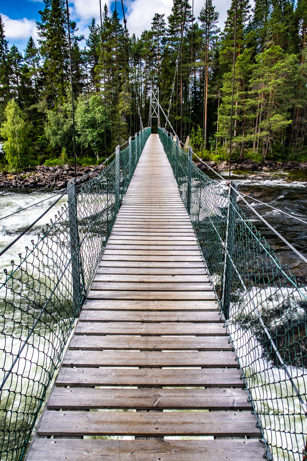 Hängbro över Mårdseleforsen och Vindelälven