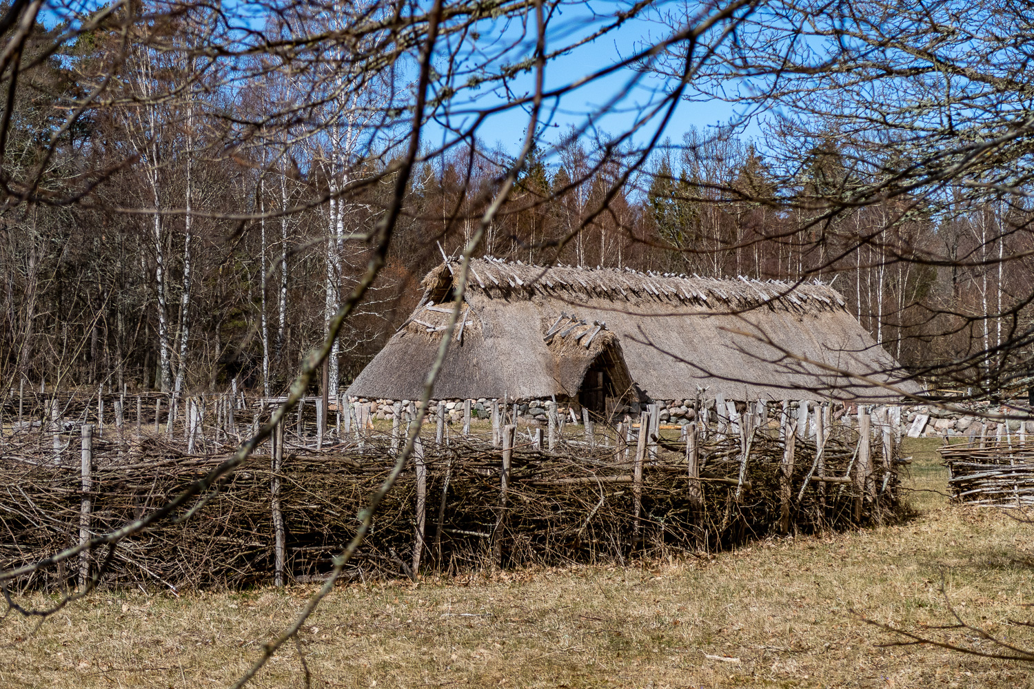 Uppbyggt vikingahus vid Skäftekärr