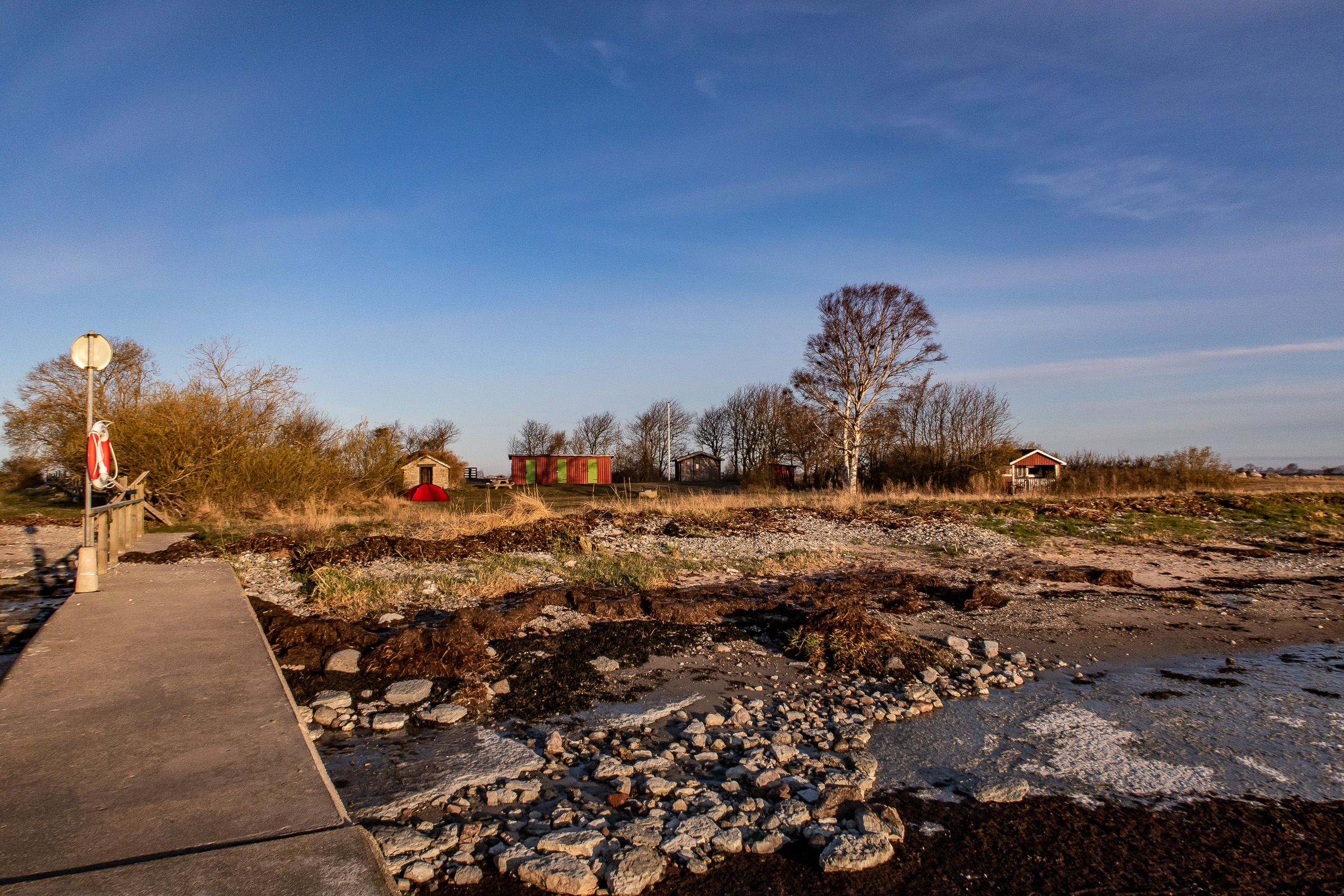 Bild över Seby badplats från bryggan