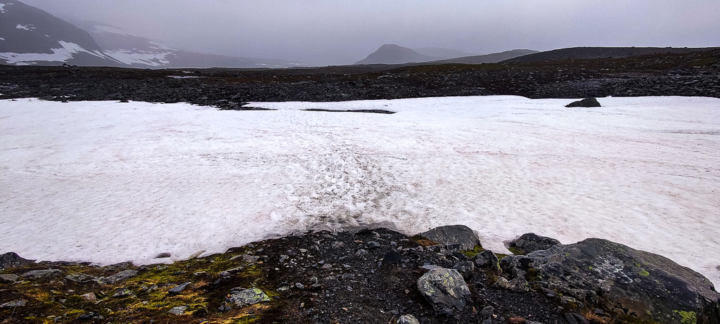 Snölega att passera vid vandring runt Sylarna