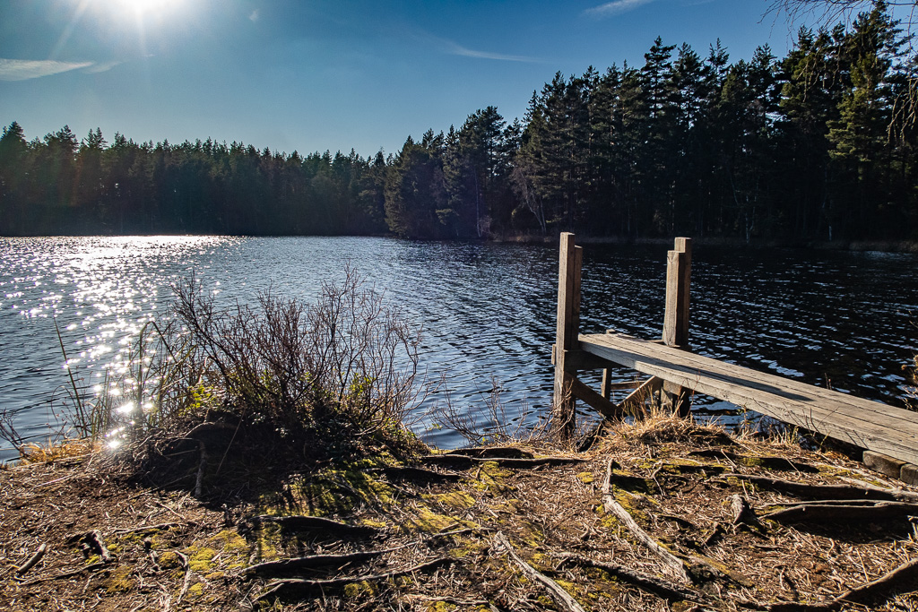 Enklare brygga vid Vikittelns sjö