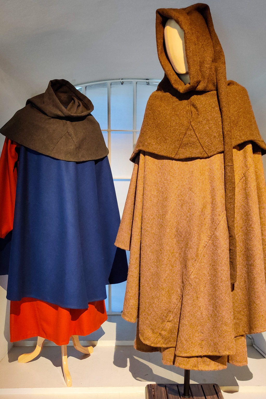Klädedräkter från medeltiden kunde vara färgglada