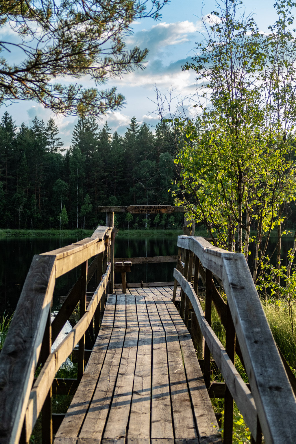 Brygga ut i sjön, eller gölen, Myr-Gryten