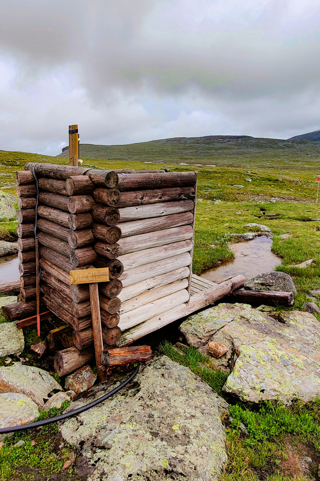 Uteduschen vid Gåsenstugorna